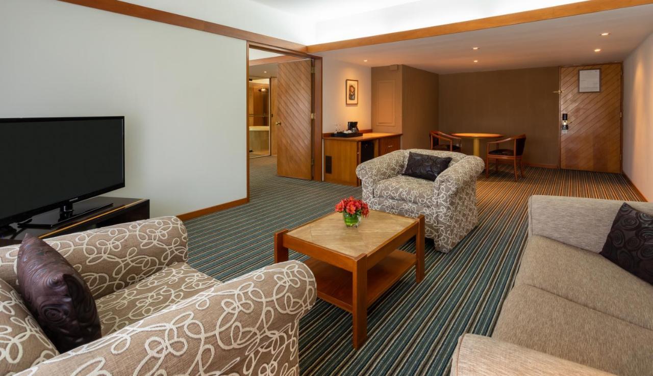 Sonesta Hotel El Olivar ลิมา ภายนอก รูปภาพ A suite at the hotel